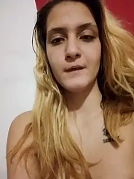 Snapshot of Themaskedgirl21 chatting on December 14, 2025, 3:39 pm Themaskedgirl21 online show from December 14, 2025, 3:39 pm