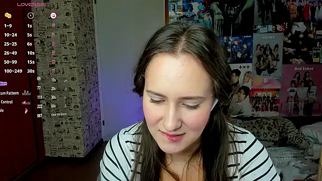 LucyRose3 online show from October 3, 2025, 5:32 pm