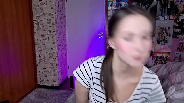 LucyRose3 online show from November 27, 2025, 2:19 pm