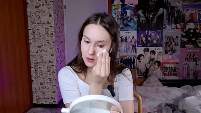 Snapshot of LucyRose3 chatting on December 17, 2025, 3:07 pm LucyRose3 online show from December 17, 2025, 3:07 pm