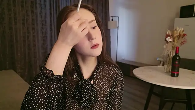 Snapshot of LucyRose3 chatting on February 5, 2026, 2:11 pm LucyRose3 online show from February 5, 2026, 2:11 pm