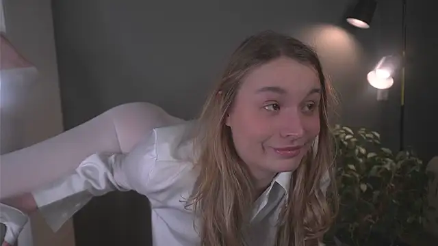 Snapshot of lisa_schiele chatting on December 22, 2025, 8:28 pm lisa schiele online show from December 22, 2025, 8:28 pm