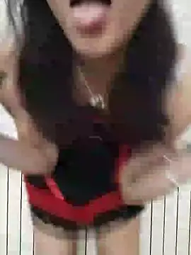 alicepavia22 online show from January 10, 2026, 8:21 pm