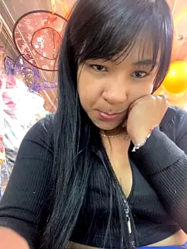 ThaliaFlorez online show from October 28, 2025, 5:59 pm