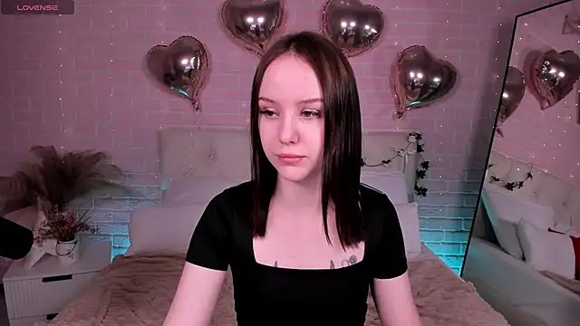 MarySparkle online show from November 30, 2025, 4:05 am