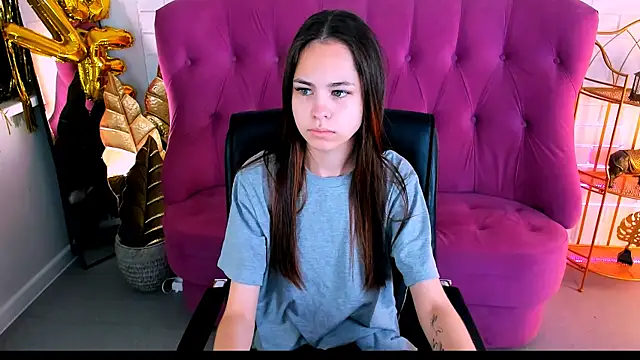 UliaNeer online show from October 14, 2025, 5:08 am