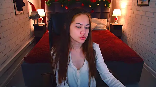 Snapshot of UliaNeer chatting on January 11, 2026, 5:12 am UliaNeer online show from January 11, 2026, 5:12 am