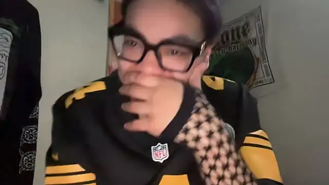 Snapshot of zahrabliss chatting on February 8, 2026, 8:23 pm zahrabliss online show from February 8, 2026, 8:23 pm