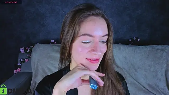 Snapshot of Agnes_Wells chatting on November 18, 2025, 9:25 am Agnes Wells online show from November 18, 2025, 9:25 am