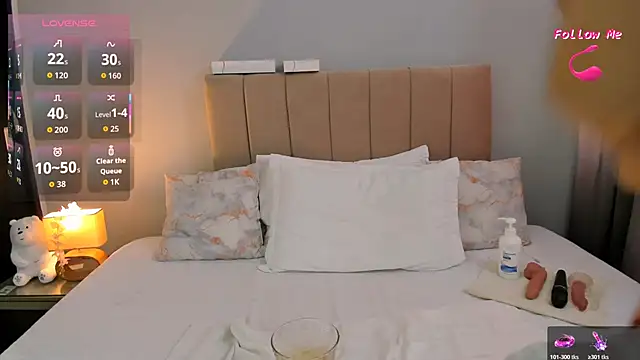 Snapshot of Penelophe01 chatting on October 28, 2025, 5:15 pm Penelophe01 online show from October 28, 2025, 5:15 pm