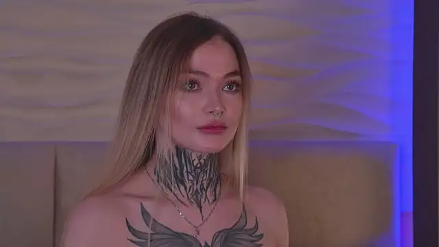 Snapshot of AriWild chatting on January 15, 2026, 4:28 am AriWild online show from January 15, 2026, 4:28 am