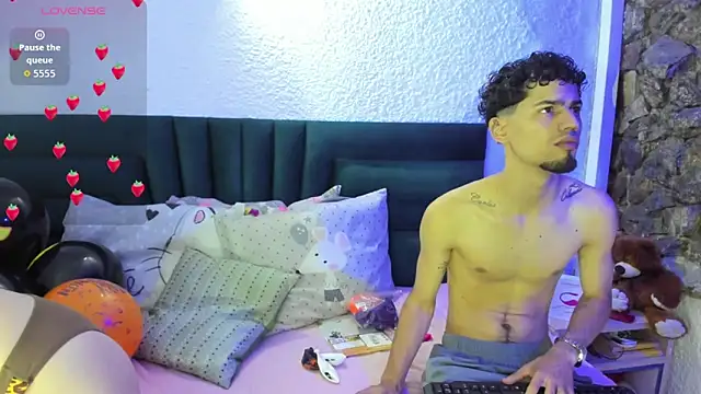 Snapshot of Chris_Angel_ chatting on October 26, 2025, 1:06 pm Chris Angel online show from October 26, 2025, 1:06 pm