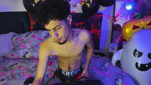 Snapshot of Chris_Angel_ chatting on November 1, 2025, 12:51 pm Chris Angel online show from November 1, 2025, 12:51 pm