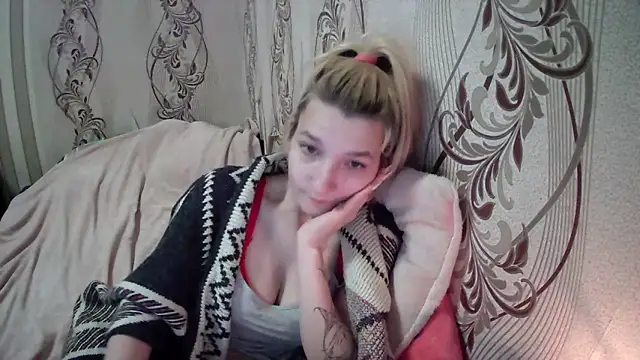 AlissaClark online show from April 16, 2026, 8:20 pm