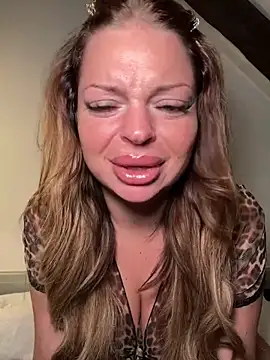 Snapshot of _Lilly_angel chatting on January 5, 2026, 11:19 pm Lilly angel online show from January 5, 2026, 11:19 pm