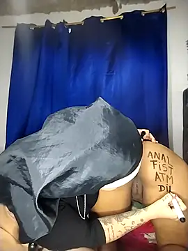 Snapshot of Vale_Nikol21 chatting on October 8, 2025, 1:47 am Vale Nikol21 online show from October 8, 2025, 1:47 am