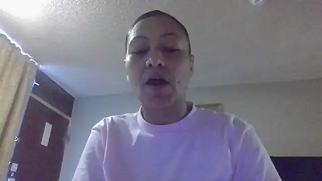 Snapshot of Flossee chatting on March 22, 2026, 10:02 pm Flossee online show from March 22, 2026, 10:02 pm