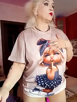 SquirtMilf00 online show from October 16, 2025, 1:50 am