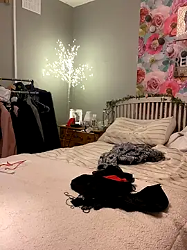 Sassylady online show from October 31, 2025, 10:33 pm