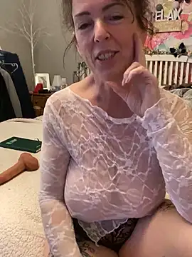 Sassylady online show from November 7, 2025, 4:07 pm