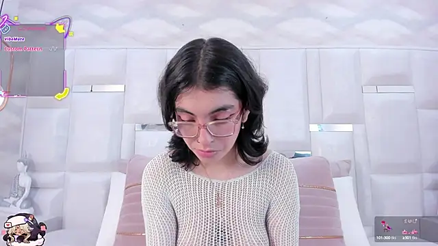 Im Molly Angel online show from September 22, 2025, 8:11 pm