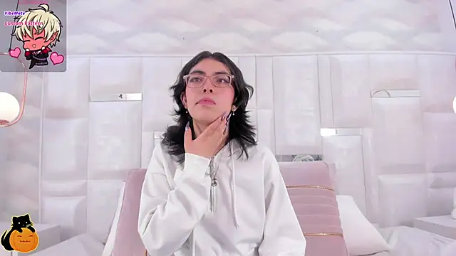 Im Molly Angel online show from October 25, 2025, 8:25 pm