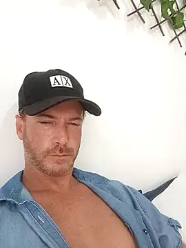 Snapshot of Loiroatv36 chatting on February 4, 2026, 3:07 pm Loiroatv36 online show from February 4, 2026, 3:07 pm