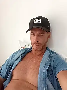 Snapshot of Loiroatv36 chatting on February 23, 2026, 5:21 pm Loiroatv36 online show from February 23, 2026, 5:21 pm