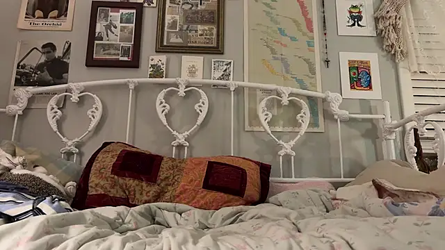 urbbydollxx online show from December 22, 2025, 1:02 am