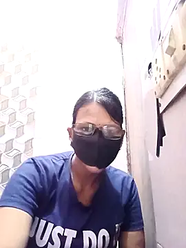 Snapshot of varnika chatting on October 19, 2025, 9:21 am varnika online show from October 19, 2025, 9:21 am