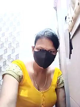 Snapshot of varnika chatting on November 3, 2025, 11:55 am varnika online show from November 3, 2025, 11:55 am