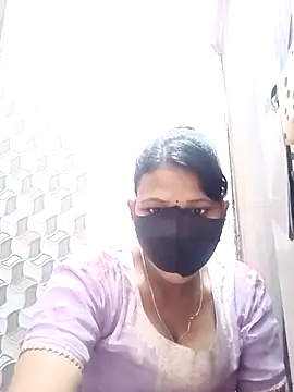 Snapshot of varnika chatting on December 3, 2025, 8:45 am varnika online show from December 3, 2025, 8:45 am