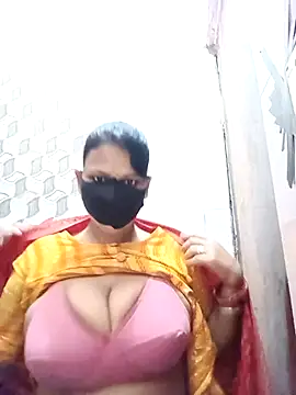 Snapshot of varnika chatting on December 20, 2025, 9:38 am varnika online show from December 20, 2025, 9:38 am