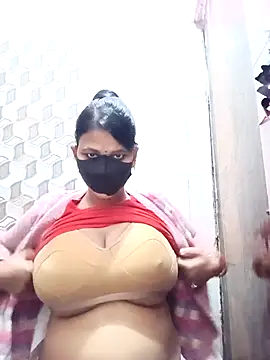 Snapshot of varnika chatting on January 6, 2026, 2:43 pm varnika online show from January 6, 2026, 2:43 pm