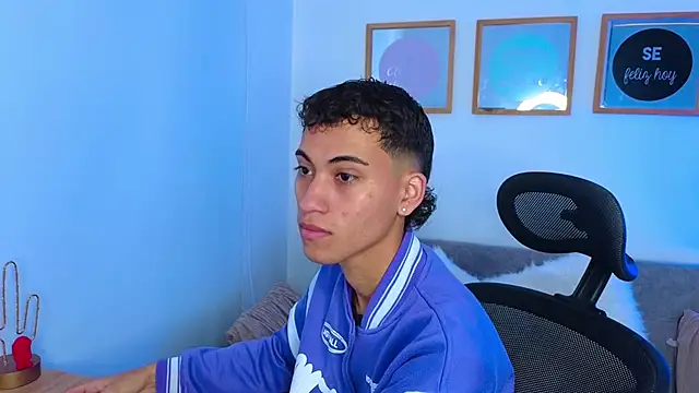 Snapshot of yulian_vasquez chatting on September 12, 2025, 12:27 pm yulian vasquez online show from September 12, 2025, 12:27 pm