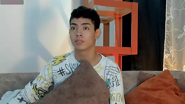 LoganTwink18 online show from February 7, 2026, 1:59 pm