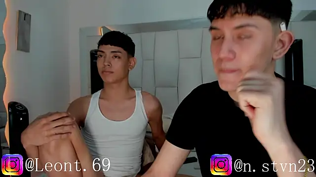 LoganTwink18 online show from April 17, 2026, 5:27 pm