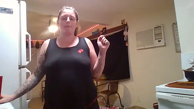 Snapshot of sleepingbooty chatting on October 15, 2025, 2:22 am sleepingbooty online show from October 15, 2025, 2:22 am