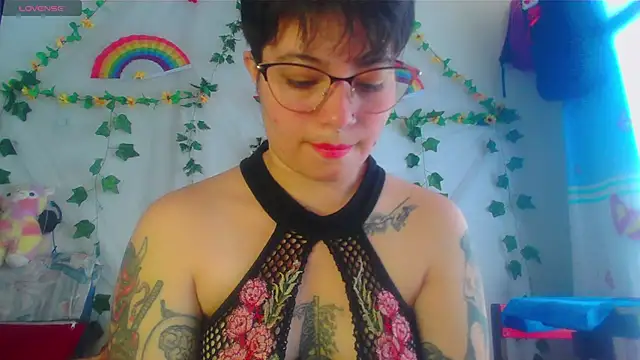 Snapshot of Mitsuha_gate chatting on December 17, 2025, 2:34 pm Mitsuha gate online show from December 17, 2025, 2:34 pm