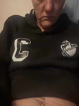 Snapshot of kmaddycakes1 chatting on February 19, 2026, 9:49 am kmaddycakes1 online show from February 19, 2026, 9:49 am