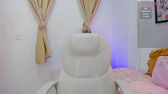 Snapshot of andrea_sanchezz chatting on November 4, 2025, 11:31 am andrea sanchezz online show from November 4, 2025, 11:31 am