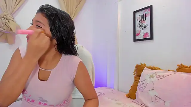 Snapshot of andrea_sanchezz chatting on November 30, 2025, 12:31 pm andrea sanchezz online show from November 30, 2025, 12:31 pm