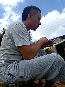 Snapshot of GaaraDiaz chatting on December 17, 2025, 3:18 pm GaaraDiaz online show from December 17, 2025, 3:18 pm