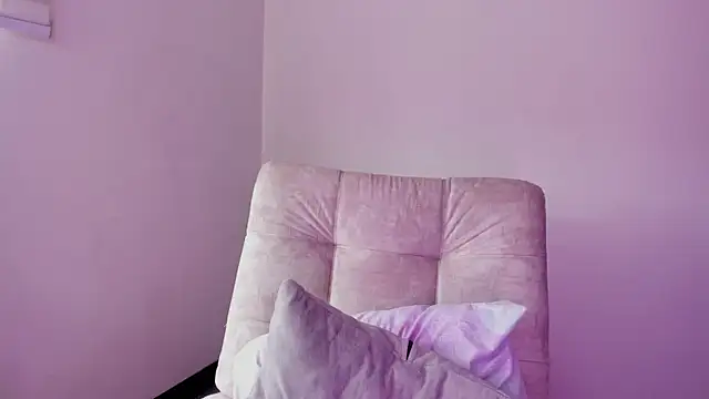 Snapshot of Arianna_Jannes chatting on October 19, 2025, 5:24 pm Arianna Jannes online show from October 19, 2025, 5:24 pm