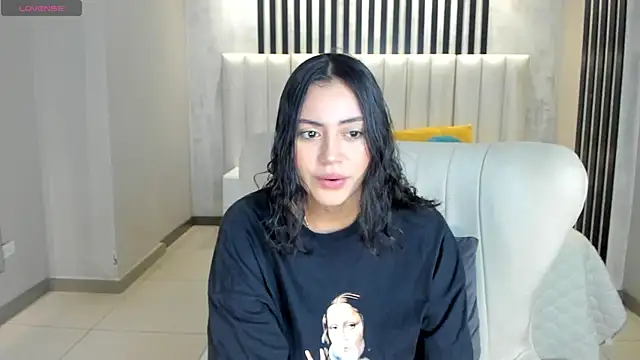 AmbarJames  online show from April 6, 2026, 11:00 am