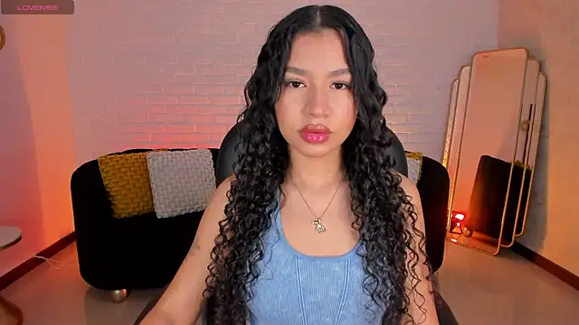 SophieHouston  online show from October 20, 2025, 6:03 am