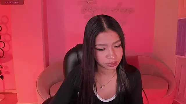 SophieHouston  online show from May 14, 2026, 3:13 am