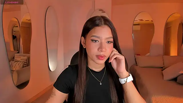 SophieHouston  online show from June 25, 2026, 2:55 am