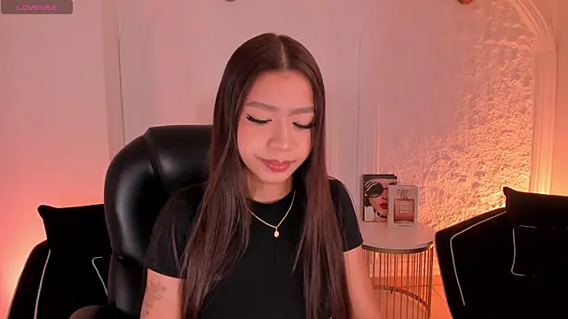 SophieHouston  online show from July 13, 2026, 4:48 am