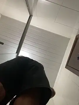 PIROCAGG21 online show from November 1, 2025, 8:38 am